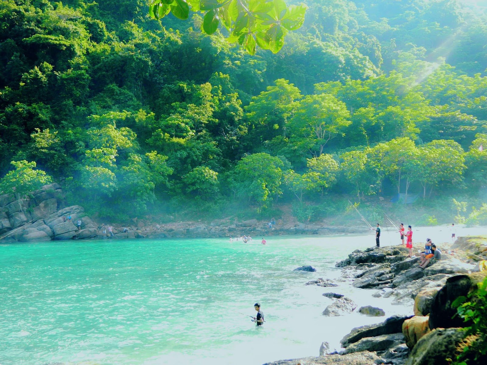 Pantai Lhok Mata IE Ramai Di Kunjungi Wisatawan Di  Aceh Besar
