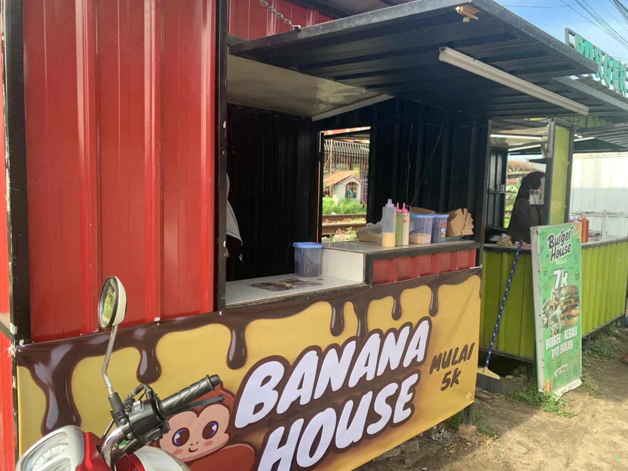 Banana House Diserbu Pecinta Street Food