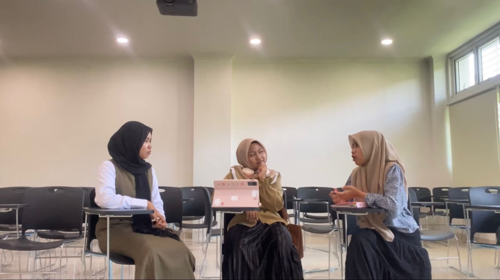 Cincin Hindia, Lagu yang menemani Rasa yang Tidak Terucap