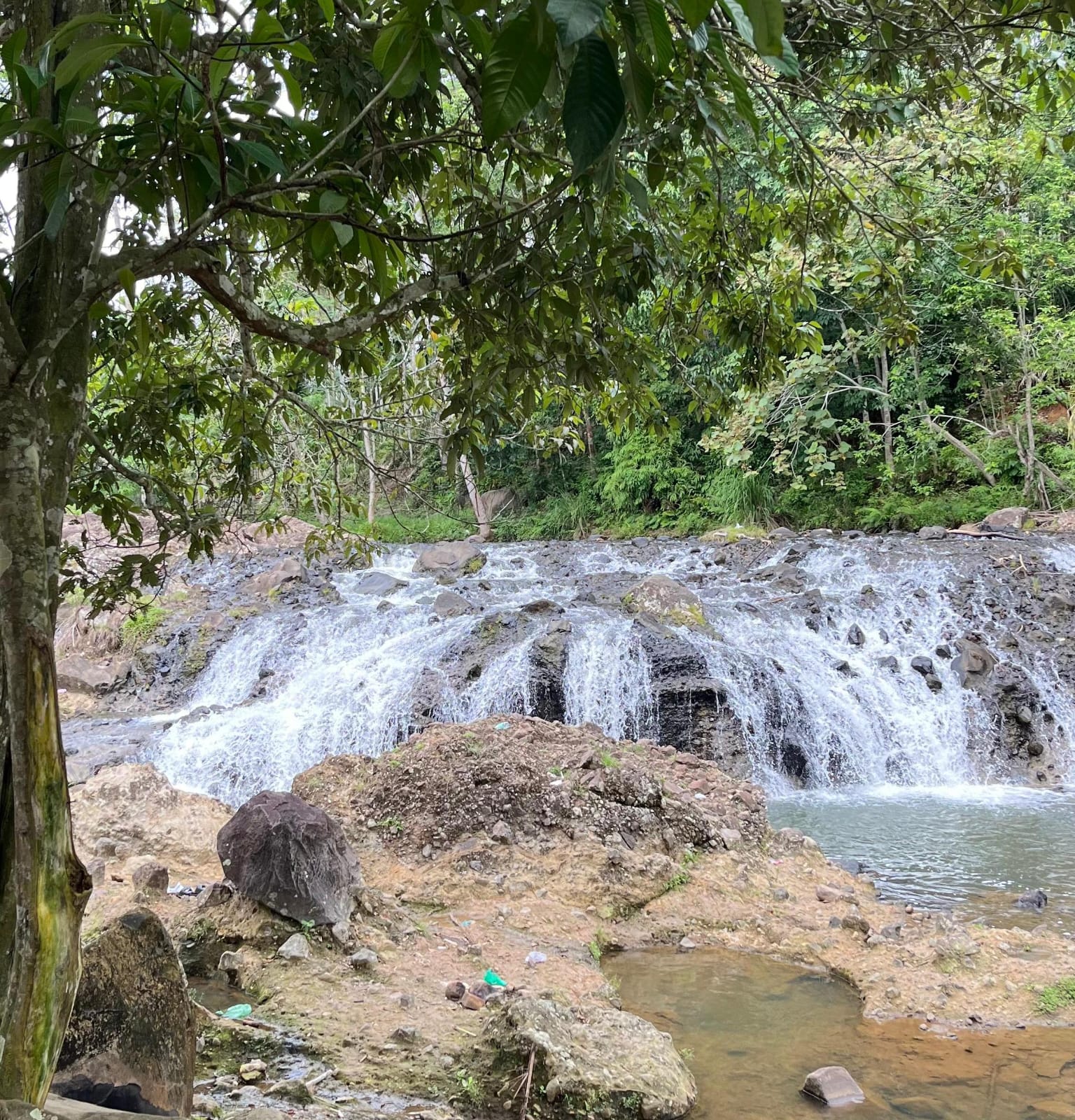 Keindahan Air Terjun Rayap Tarik Minat Wisatawan