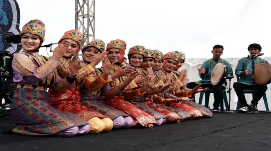 Tari Saman Warisan Budaya Aceh yang Terus Dilestarikan