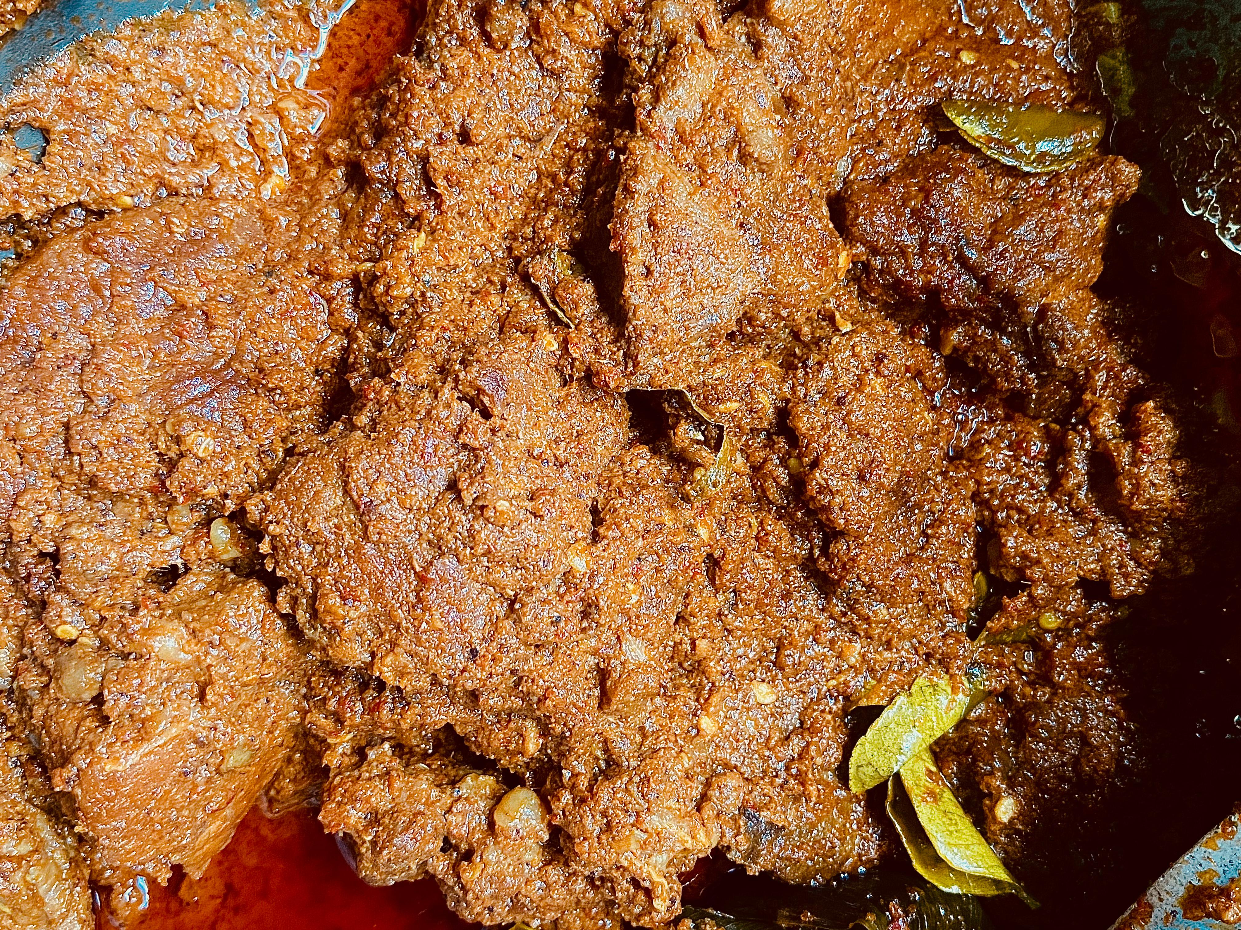 Tradisi Memasak Rendang Tak Pernah Hilang
