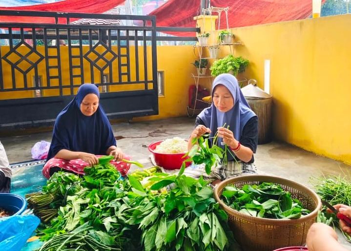 Tradisi Rewang: Kebersamaan Warga Sehari Menjelang Acara