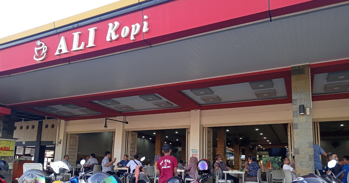 Ali Coffee Ramai Dikunjungi Warga Saat Malam Akhir Pekan