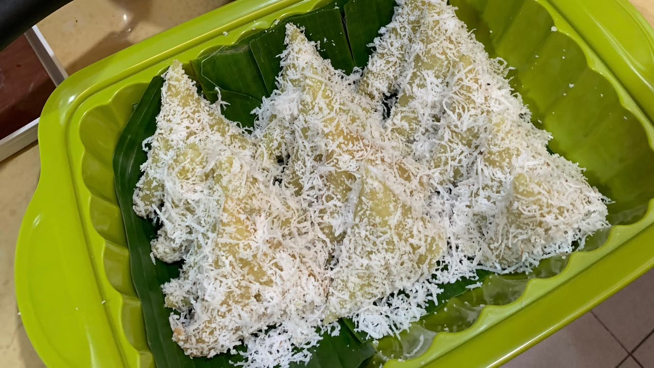 Lupis Kelapa Parut yang Tak Lekang oleh Waktu