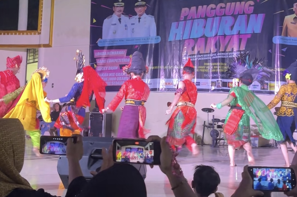 Tarian Enam Etnis Meriahkan Pesta Rakyat di Binjai