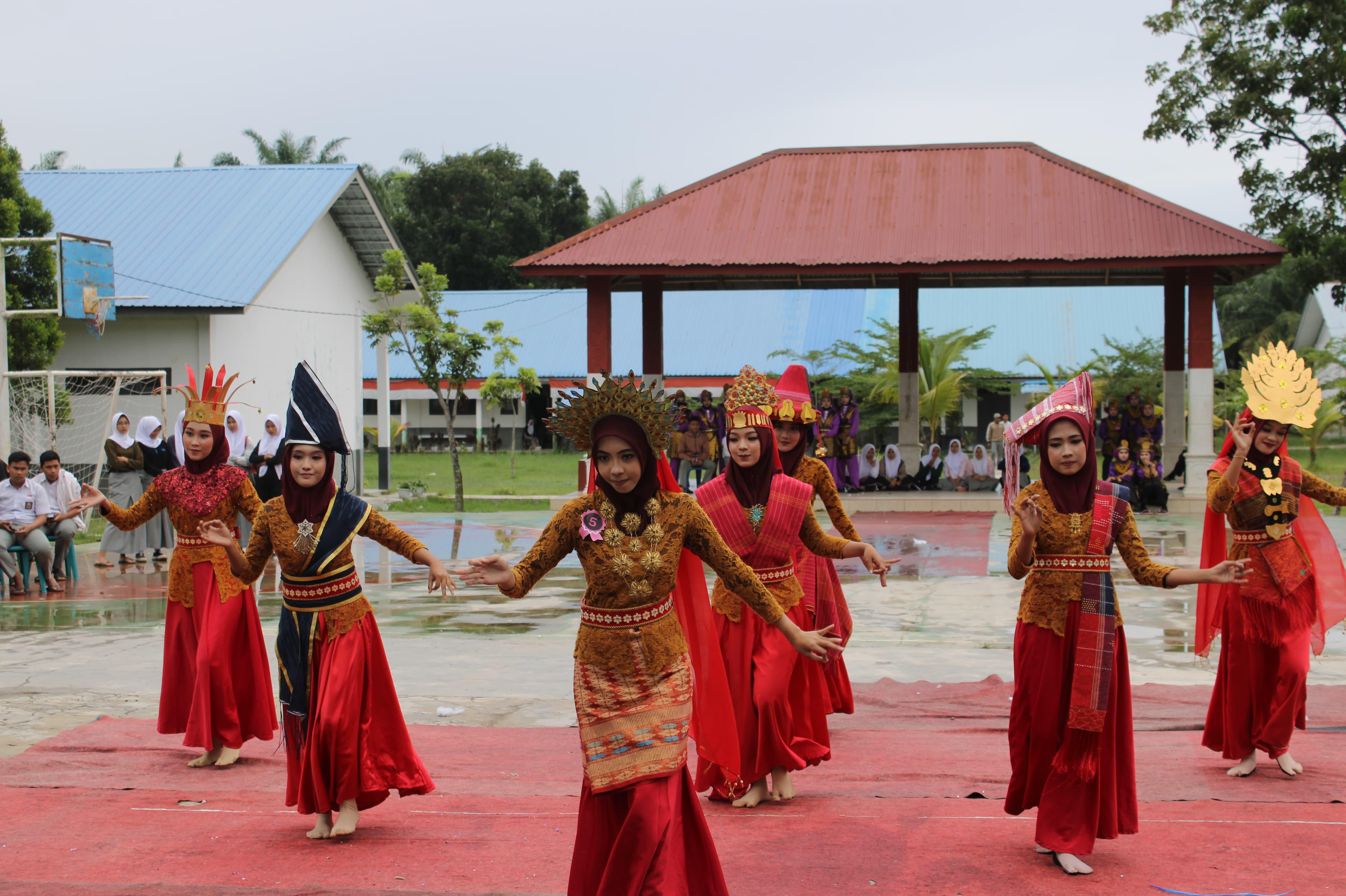 Tarian Tradisional Meriahkan Kegiatan Budaya Sekolah