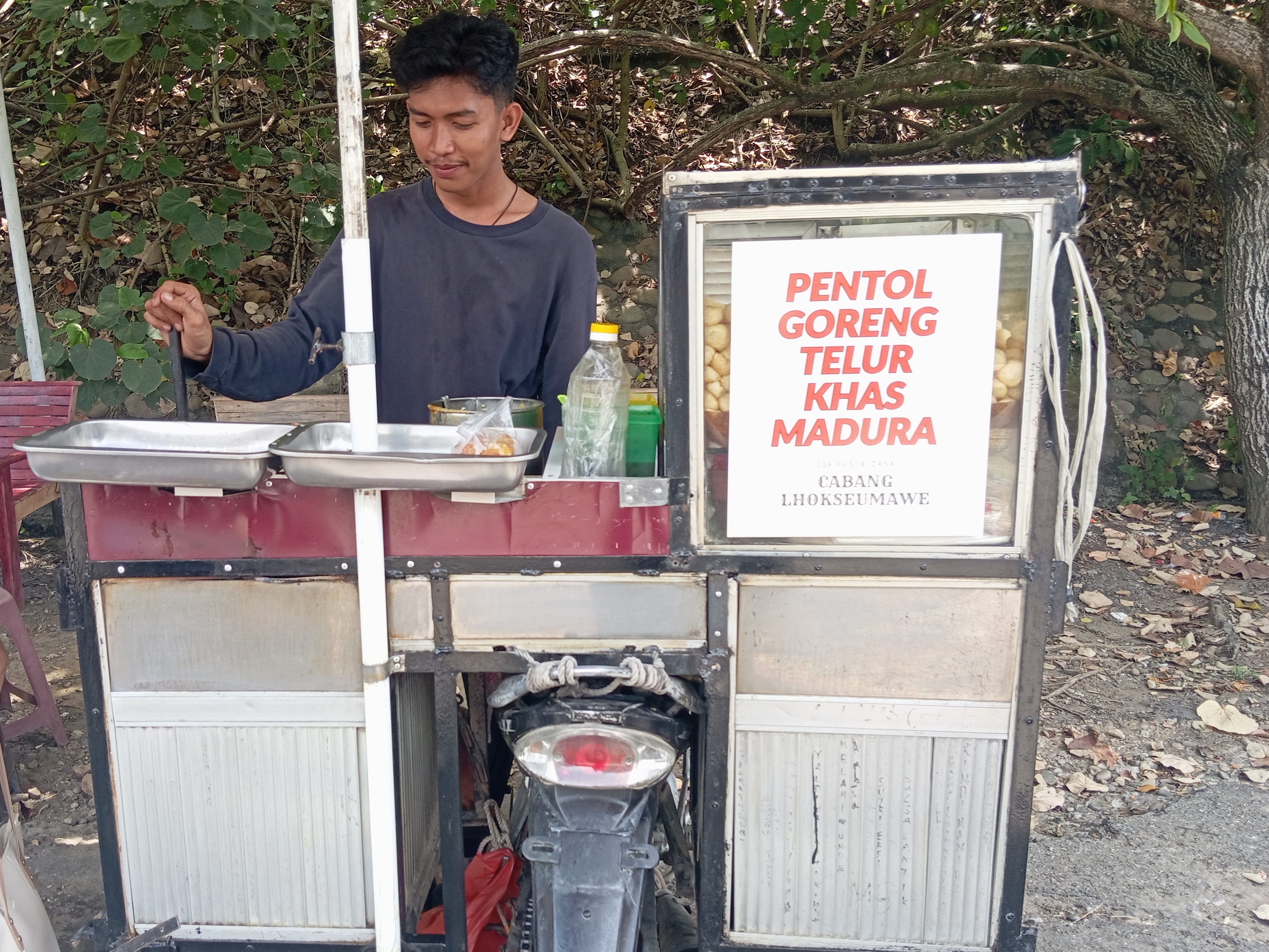 Pentol Madura: Jajanan Murah Favorit Mahasiswa Unimal