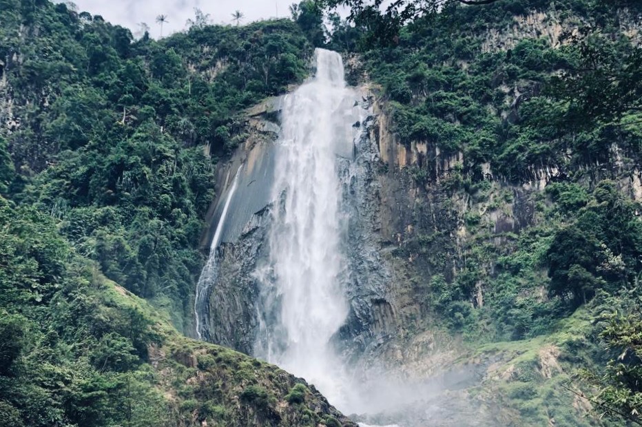 Keindahan Air Terjun Ponot Menjadi Daya Tarik Wisatawan