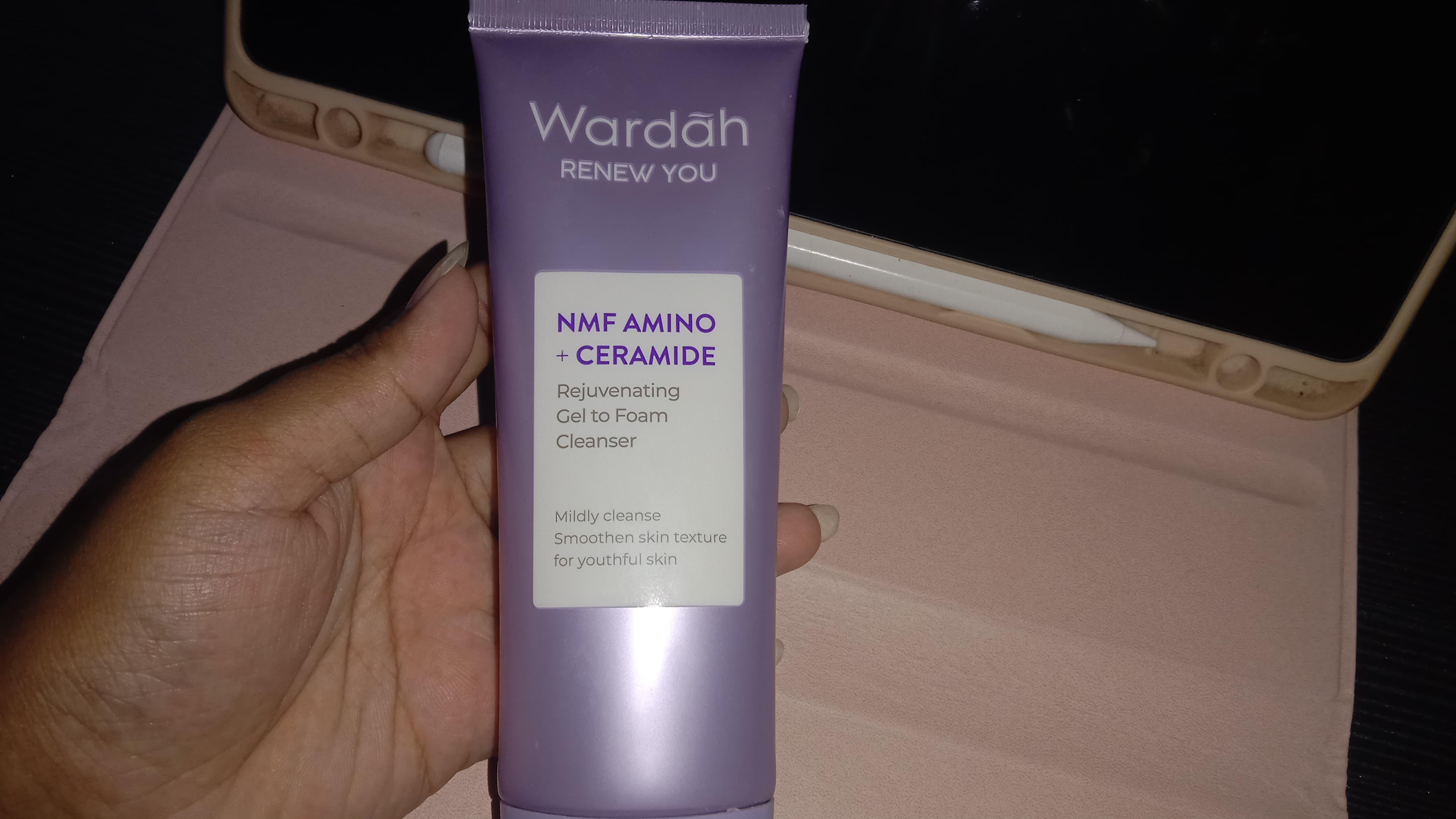 Wardah Facial Wash Kecil-Kecil Bikin Wajah Lebih Segar