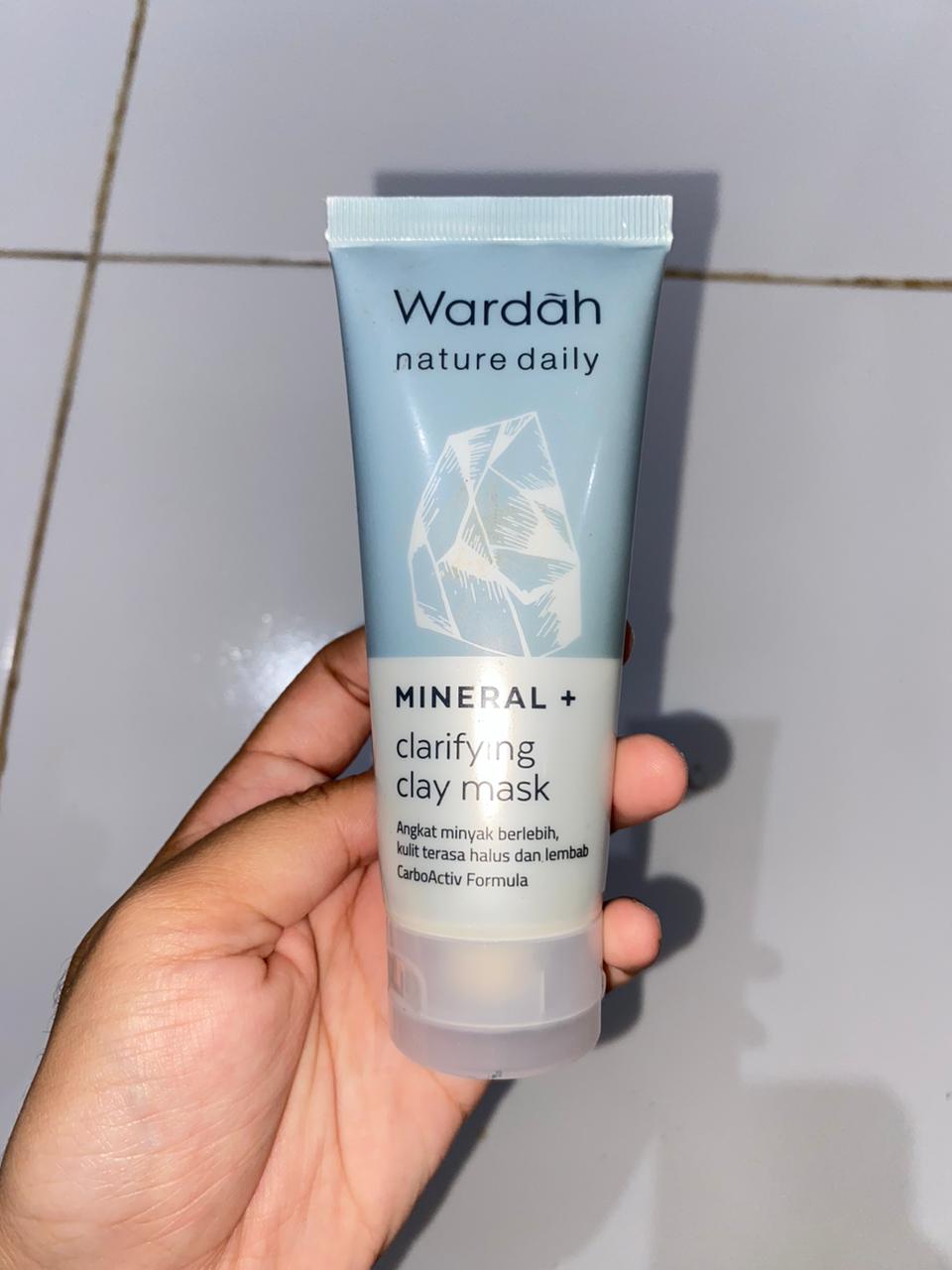 Lawan Minyak dengan Wardah Clarifying Clay Mask