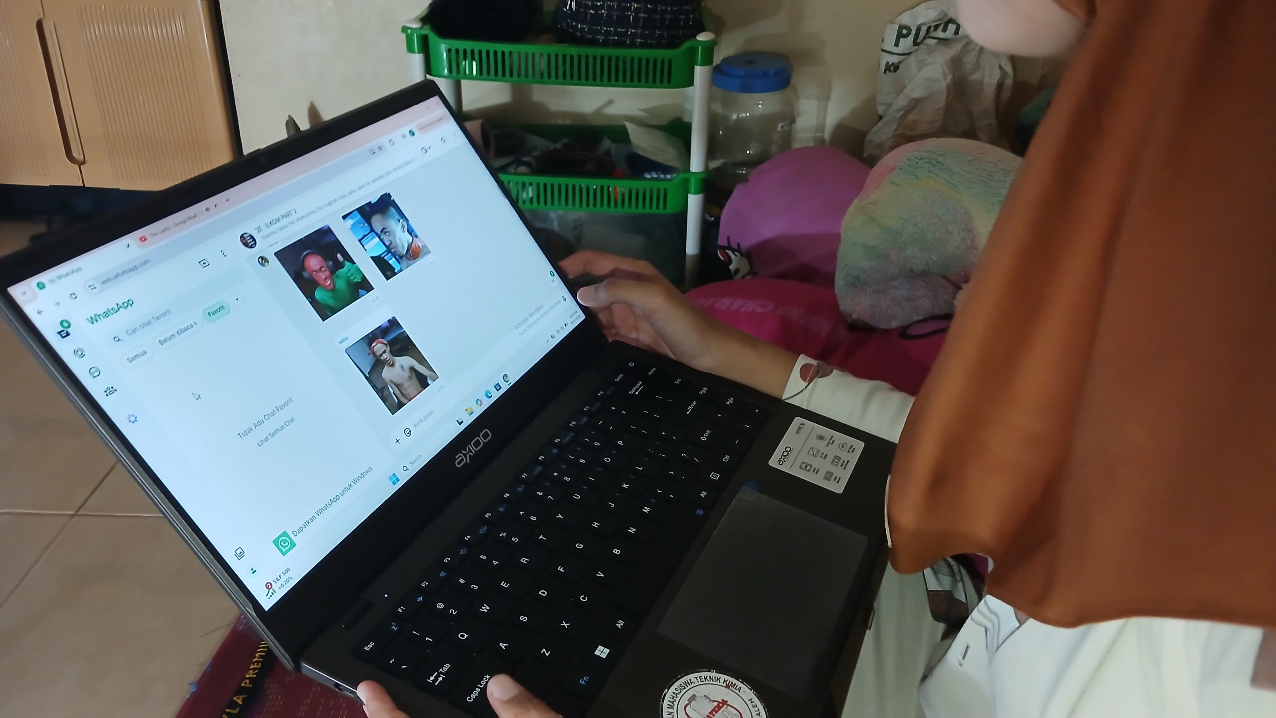 Fenomena Sticker “Roby” DiKelas 2E Mahasiswa Komunikasi Di Unimal