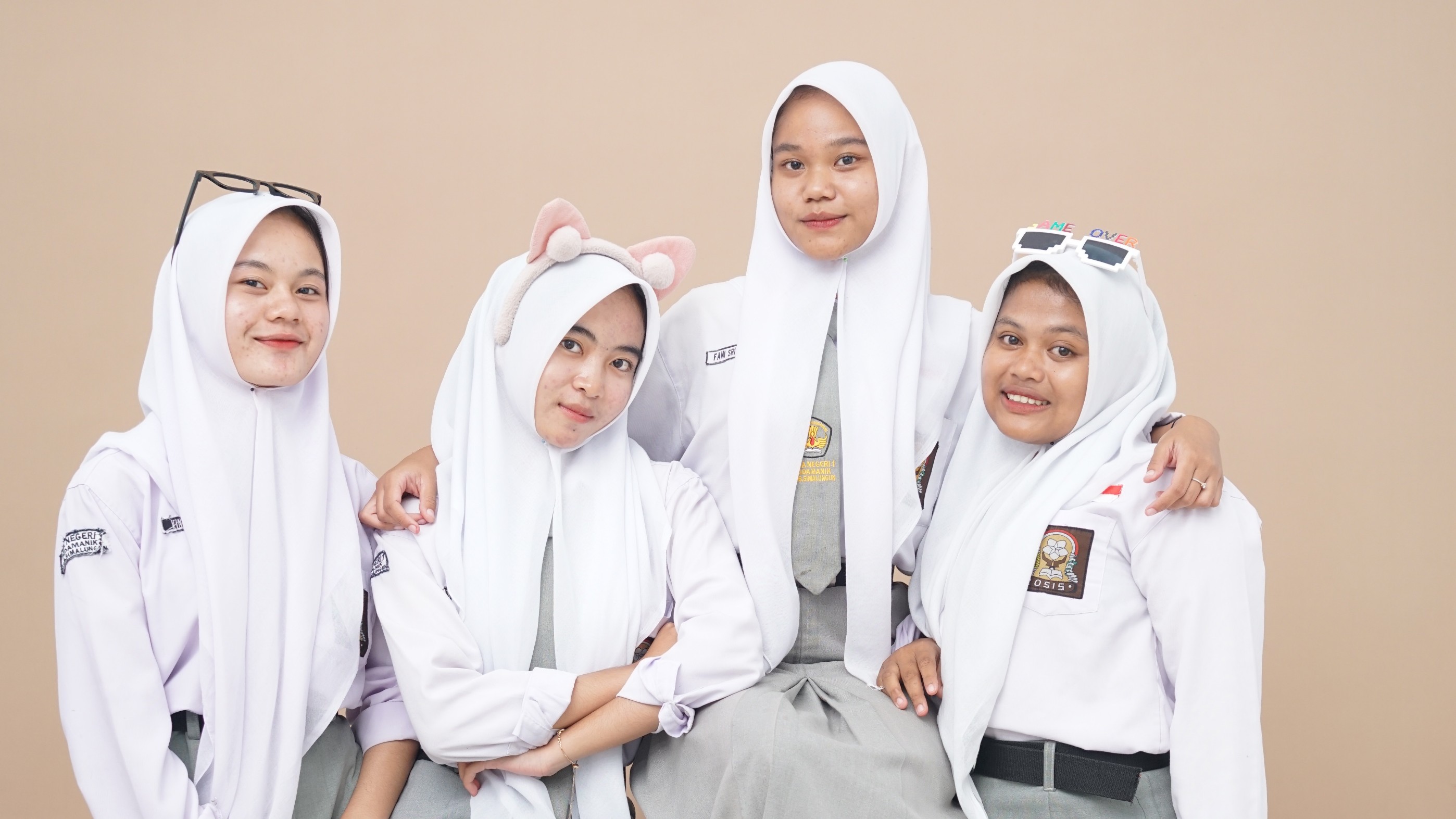 Kacamata Fashion Jadi Tren Gaya Hidup