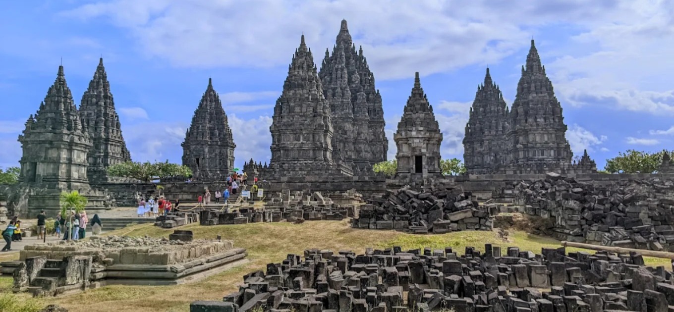 Dari Cinta, Tipu Daya, hingga Kutukan: Kisah Roro Jonggrang