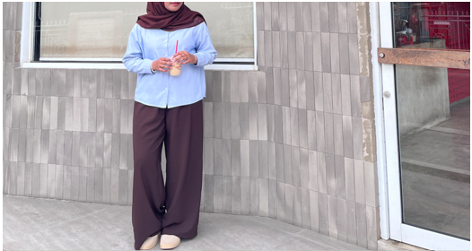 Celana Wide-Leg dan Kemeja Oversize Jadi Andalan Gaya Modest Masa Kini