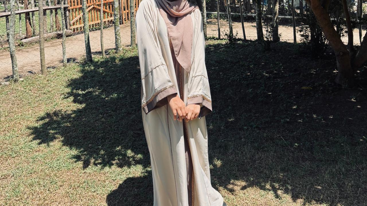 Abaya, Busana Muslimah Elegan yang Populer di Gen z