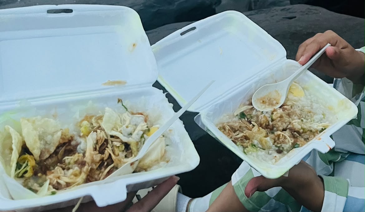 Mahasiswa Nikmati Bubur Ayam Batuphat sebagai Menu Sarapan Favorit