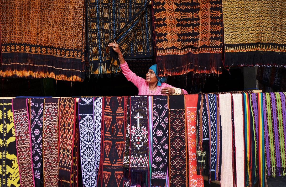 Kerajinan Tradisional Kain Ulos Khas Sumatera Utara