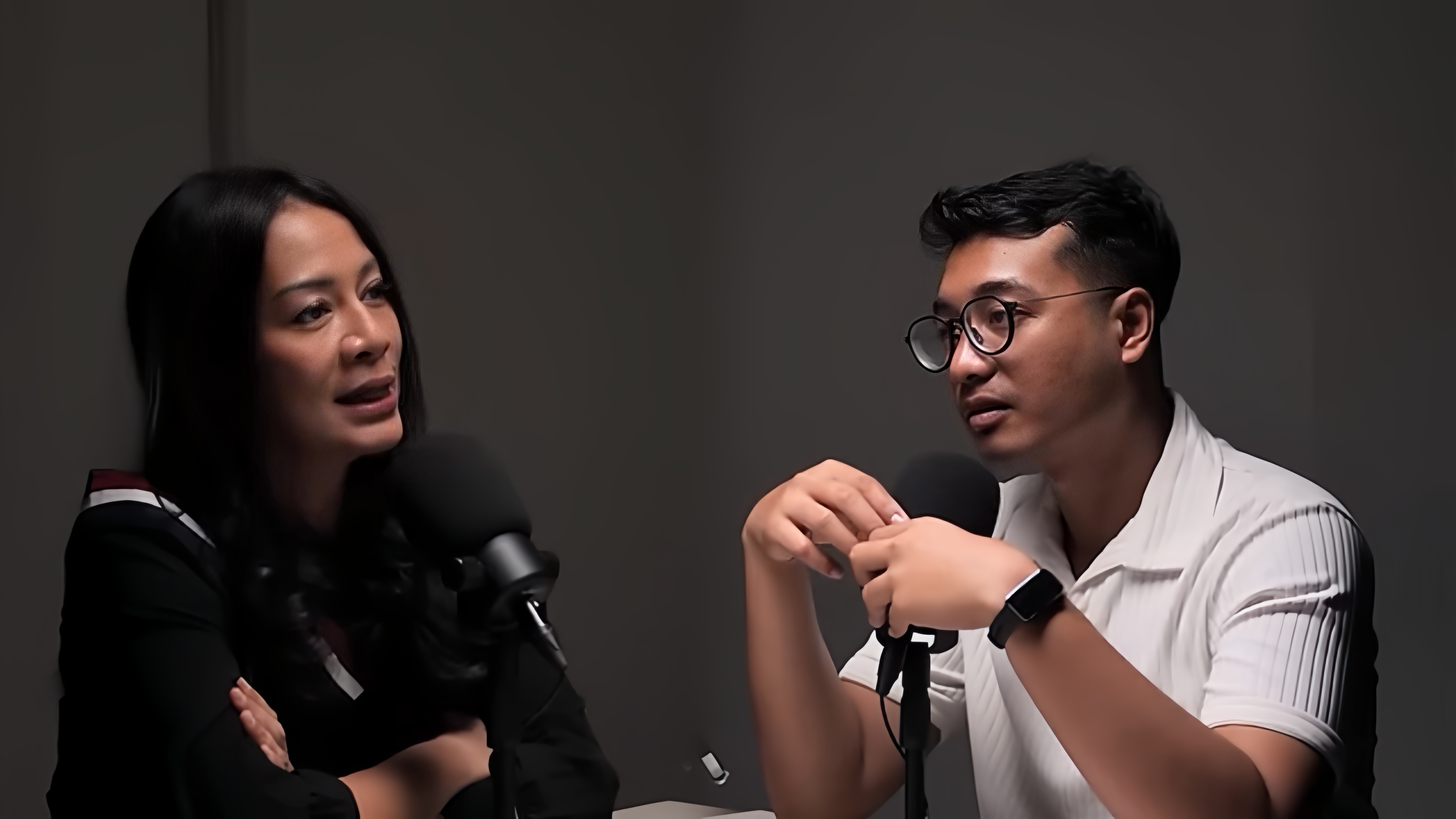 Dee Lestari Bahas Keraguan Diri dalam Podcast Suara Berkelas