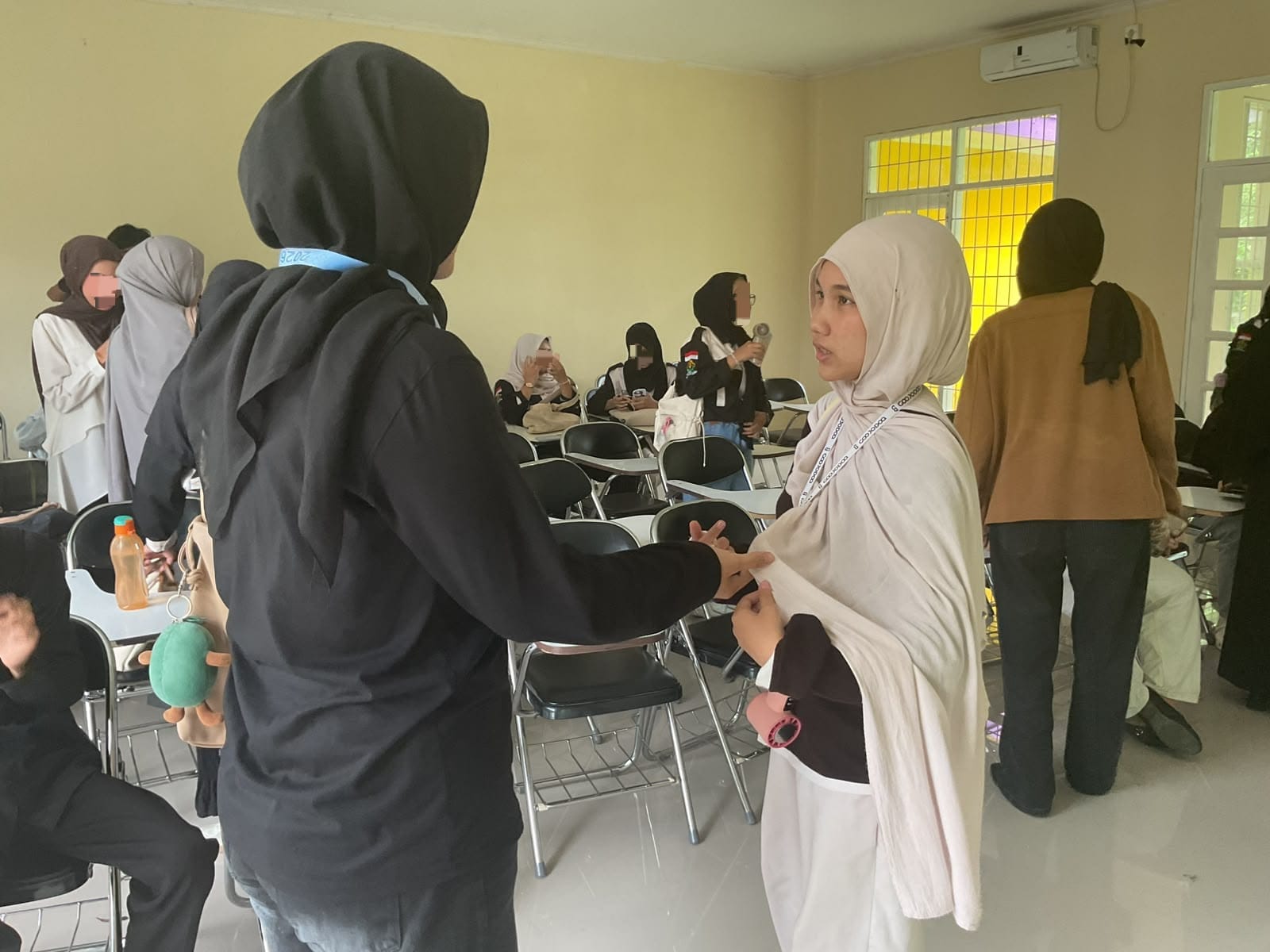 Hijab Segi Panjang Menjadi Fashion Simpel Mahasiswa untuk Gaya Kampus