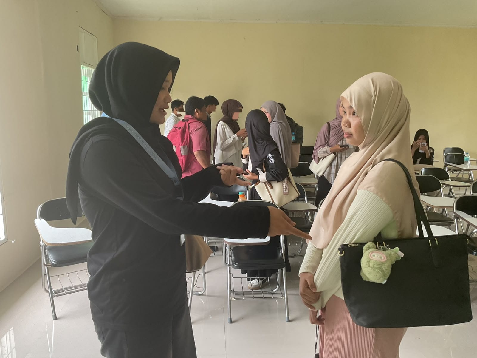 Tren Keychain di Tas: Dari Aksesori Sampai Jadi Ekspresi Diri Anak Kuliah