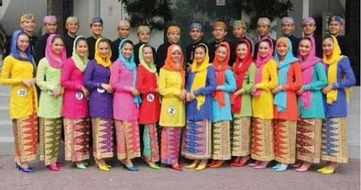 Baju Adat Betawi Lebih dari Sekadar Pakaian, Cermin  Keberagaman Warisan Jakarta