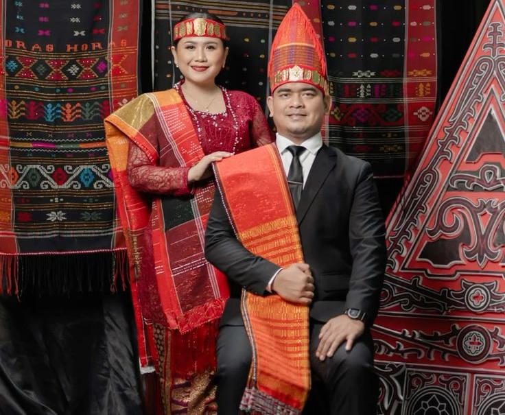 Pakaian Adat Batak Toba Tetap Lestari