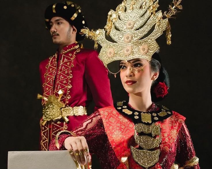 Kemegahan Pakaian Adat Mandailing, Simbol Kehormatan yang Tak Lekang Waktu
