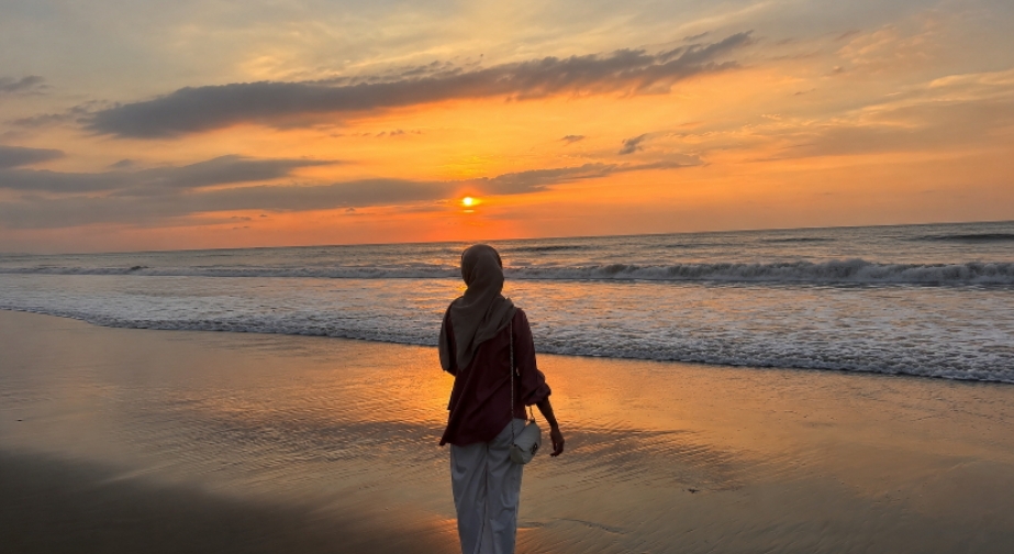 Wisata Pantai Jadi Pilihan Traveling Gratis di Akhir Pekan