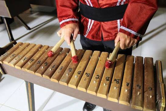 Dari Bilah Kayu Menjadi Simfoni Budaya: Pesona Kolintang
