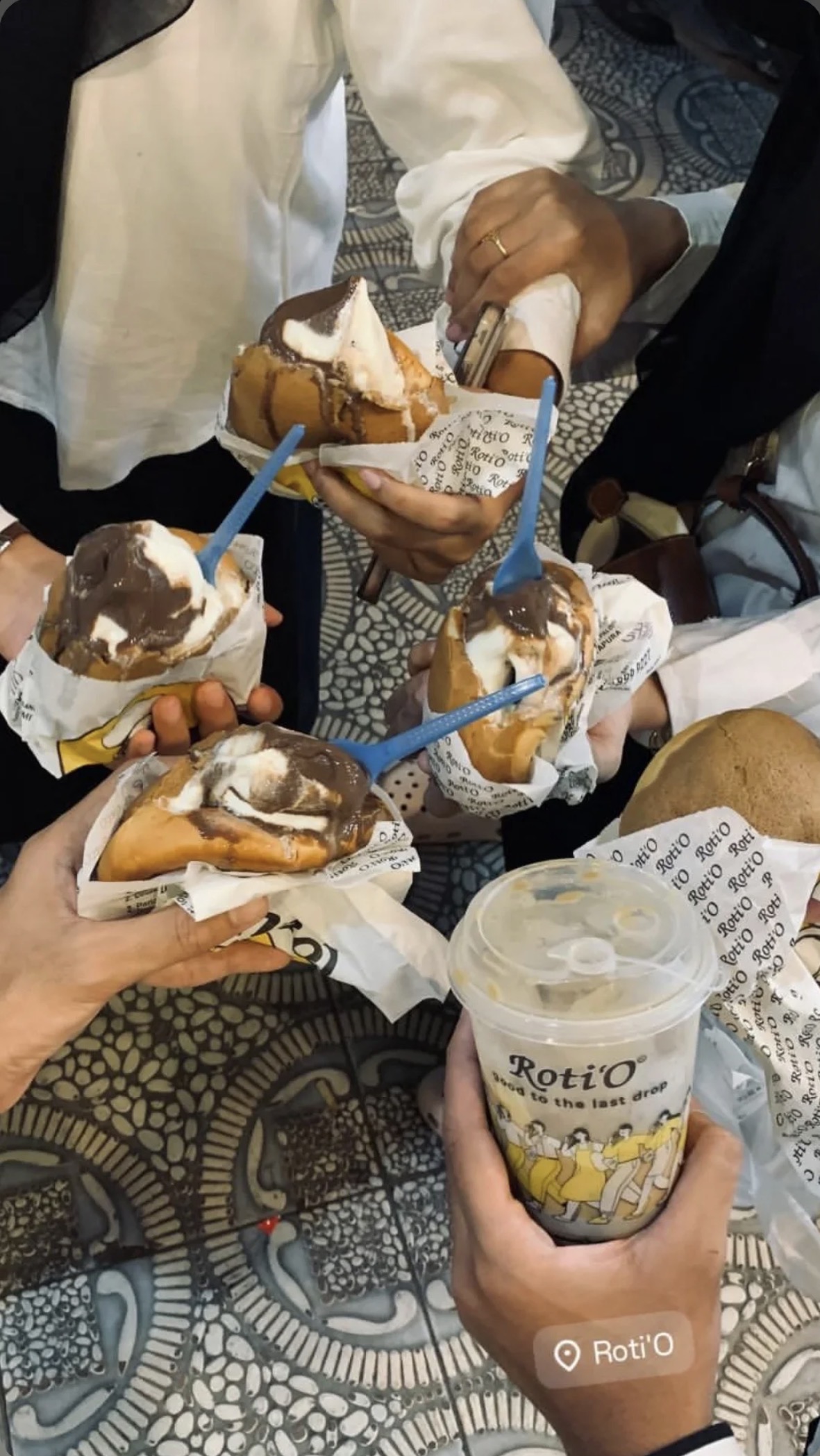 Perpaduan Roti O' dan Es Krim yang Manis