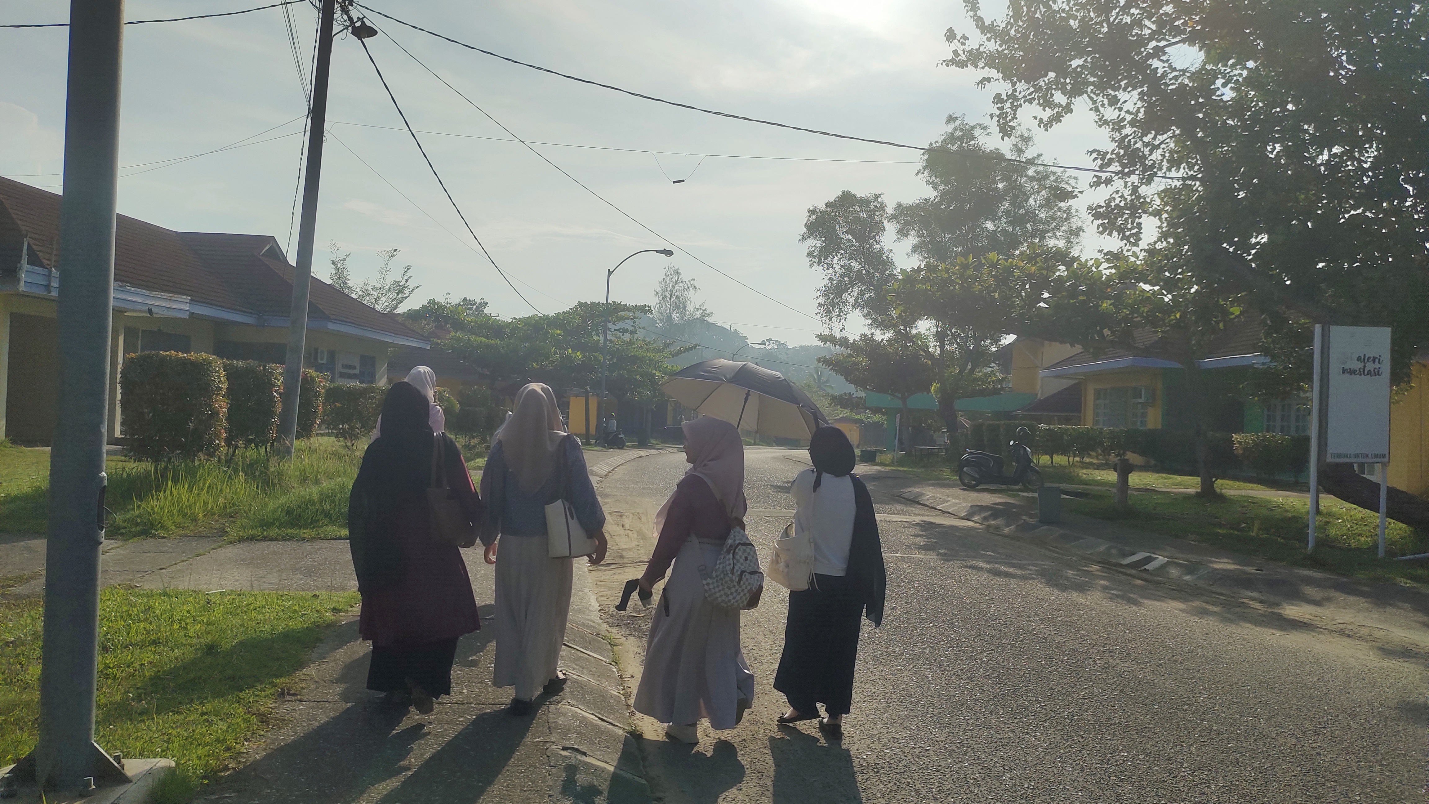 Dari "Duluan Ya!" hingga "Hati-Hati": Mengintip Tradisi Hangat Mahasiswa Ilkom Unimal Kelas 2E
